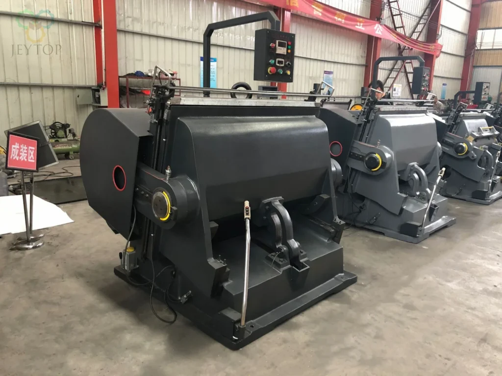 Manual creasing and die cutting machine