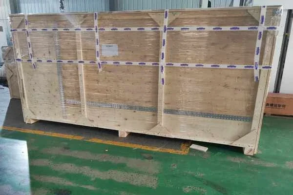 Wooden box packaging