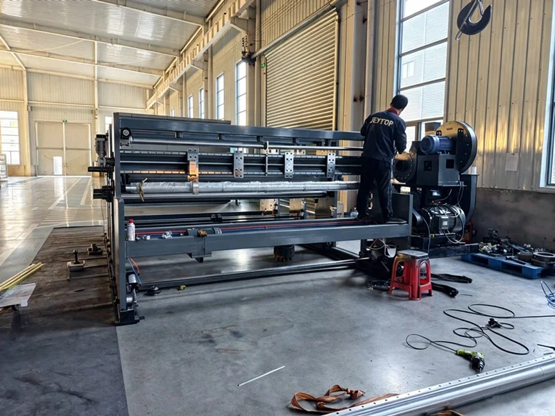 Jeytop engineer inspect the flexo printer slotter die cutter 